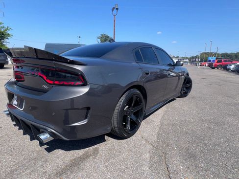 Used 2019 Dodge Charger R/T w/ Performance Handling Group RWD image 4