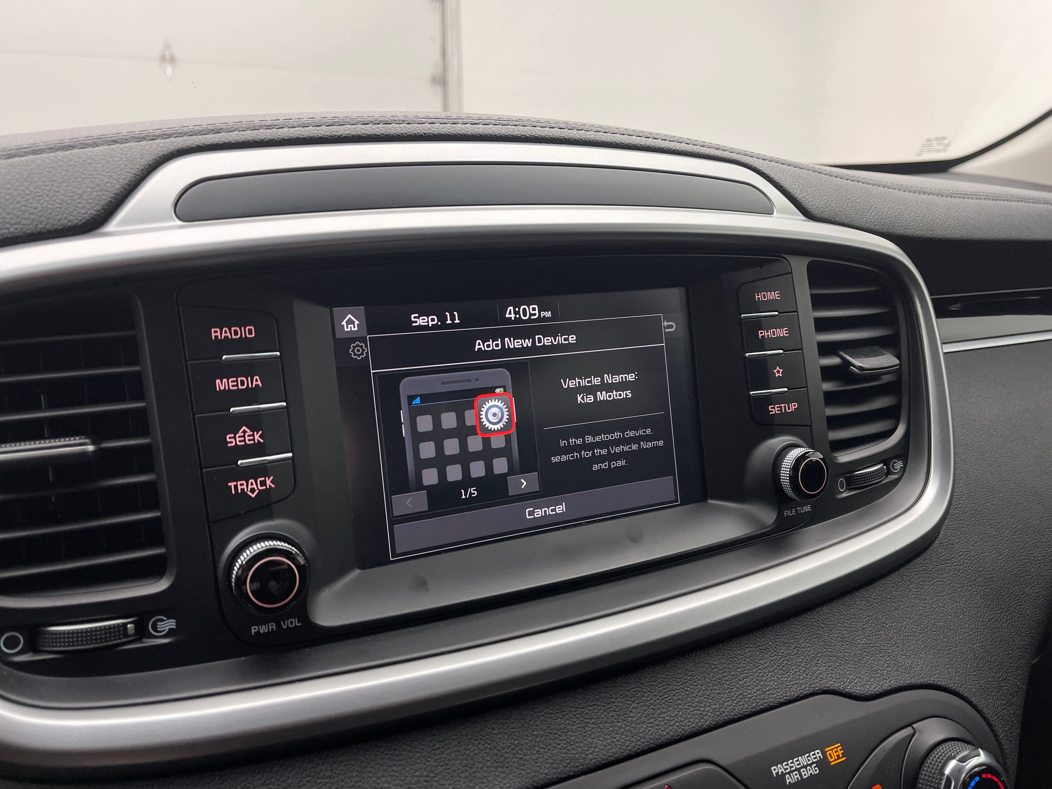 Used 2020 Kia Sorento LX FWD image 22
