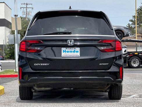 Used 2025 Honda Odyssey Sport-L image 9