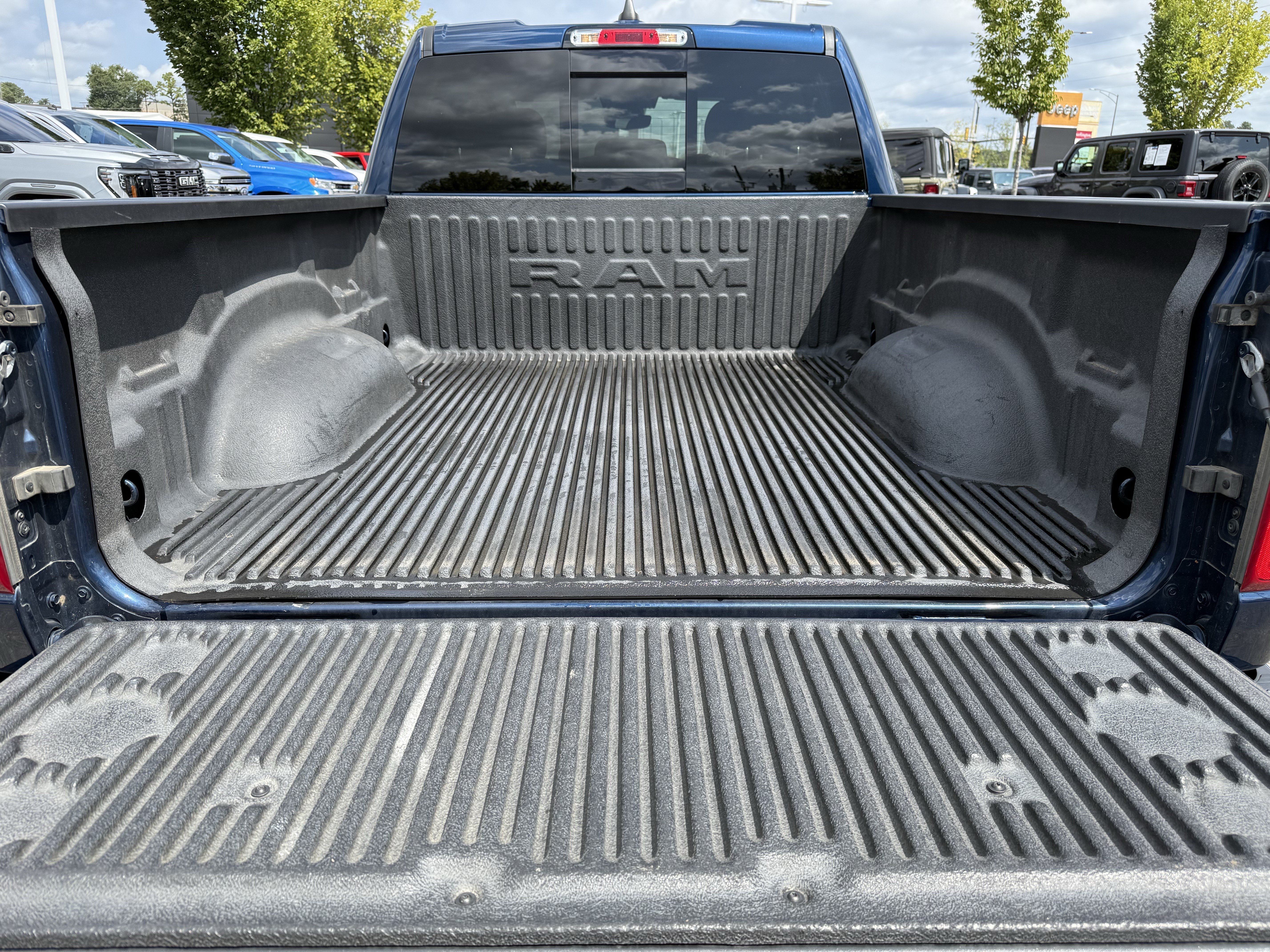 Used 2024 RAM 1500 Big Horn AWD/4WD image 32