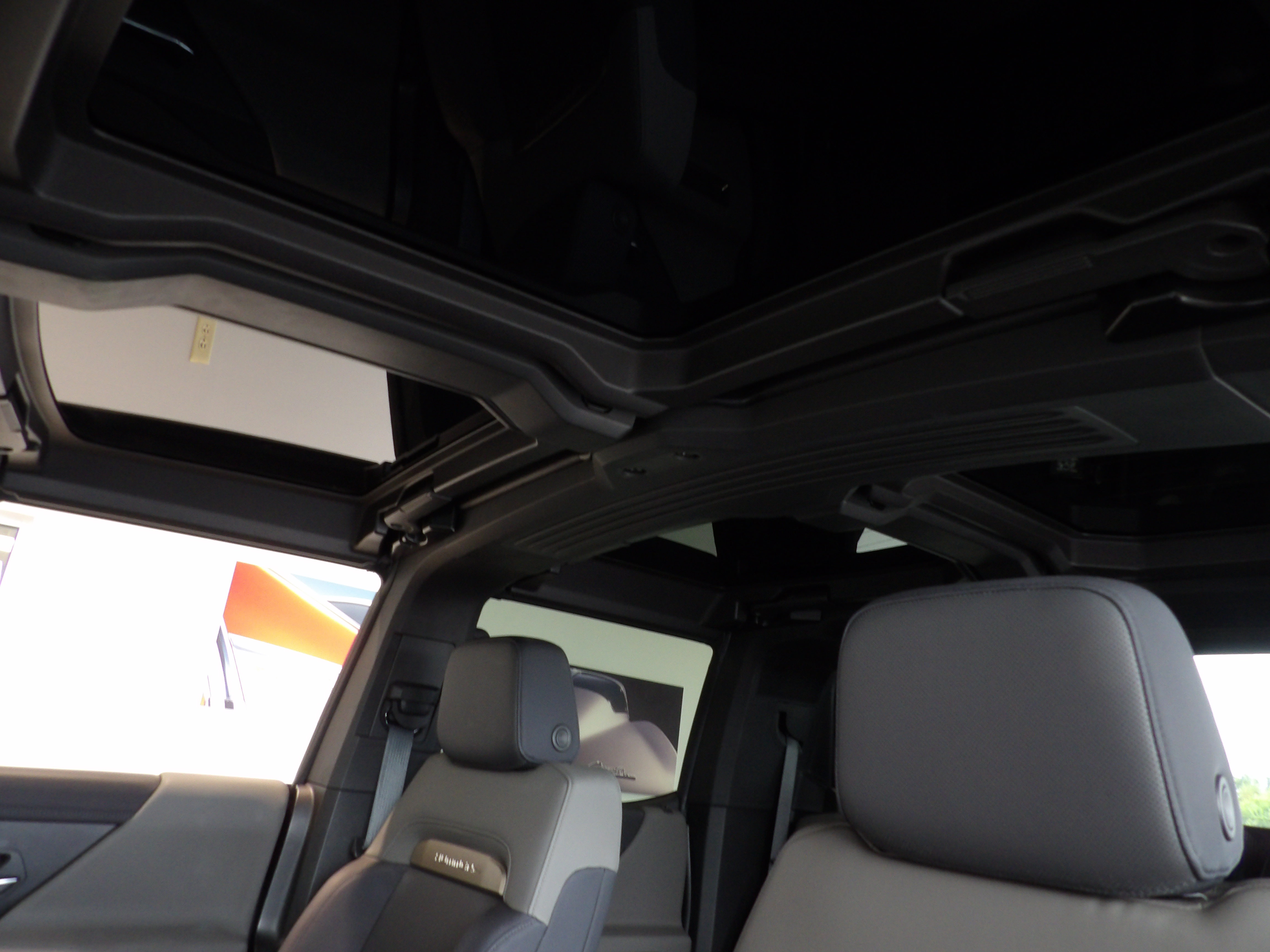 Used 2025 GMC Hummer EV 2X AWD/4WD image 16