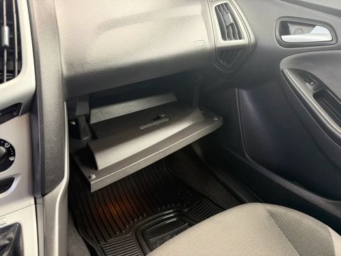 Used 2014 Ford Focus SE w/ SE Winter Package FWD image 33