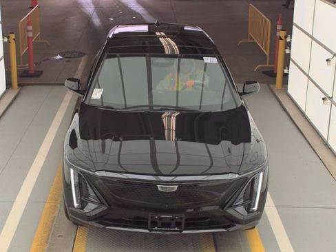 Certified 2024 Cadillac Lyriq Sport image 6
