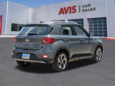 Used 2025 Hyundai Venue SEL FWD image 6