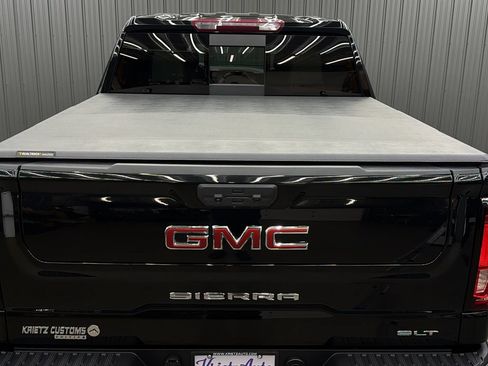 Used 2024 GMC Sierra 1500 SLT w/ SLT Premium Package AWD/4WD image 17