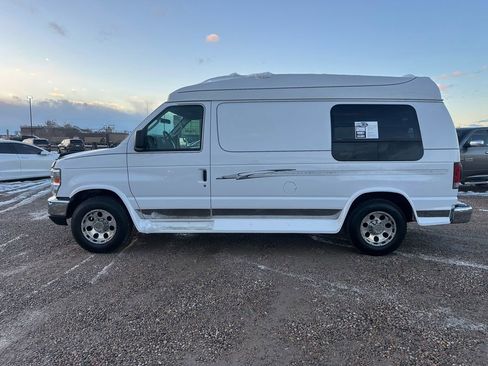 Used 2010 Ford E-150 and Econoline 150 image 7