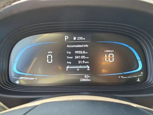 Used 2025 Hyundai Venue SEL FWD image 16
