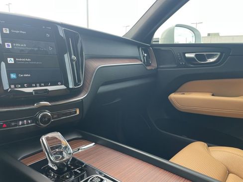 Certified 2023 Volvo XC60 B5 Ultimate w/ Climate Package image 35