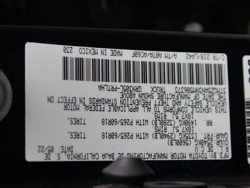 Used 2022 Toyota Tacoma Limited image 30