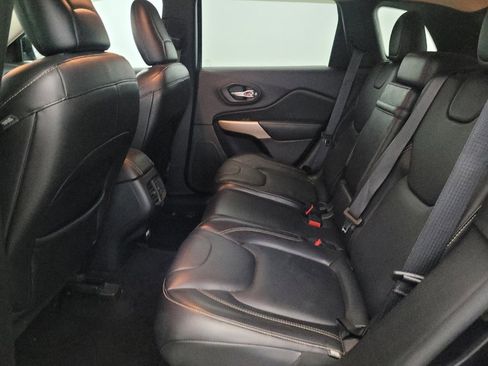 Used 2018 Jeep Cherokee Limited image 18