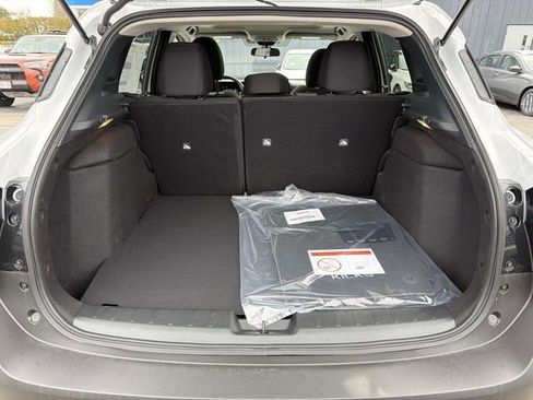 New 2026 Nissan Kicks SV w/ SV Premium Package AWD/4WD image 9