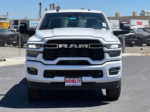 New 2026 RAM 2500 Big Horn AWD/4WD image 8