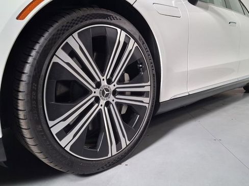 Used 2022 Mercedes-Benz EQS 450+ Sedan image 9