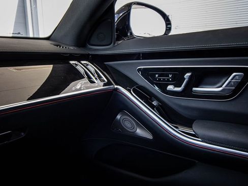 Used 2023 Mercedes-Benz S 500 4MATIC image 32
