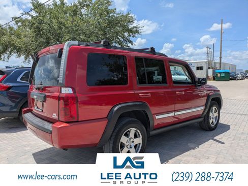 Used 2010 Jeep Commander Sport RWD image 3
