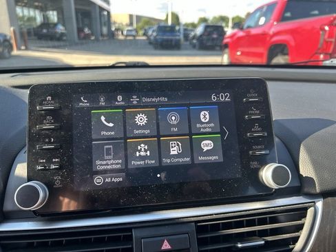 Used 2018 Honda Accord EX-L image 9