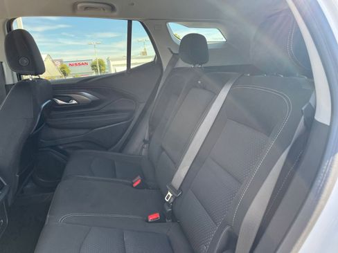 Used 2024 GMC Terrain SLE image 25