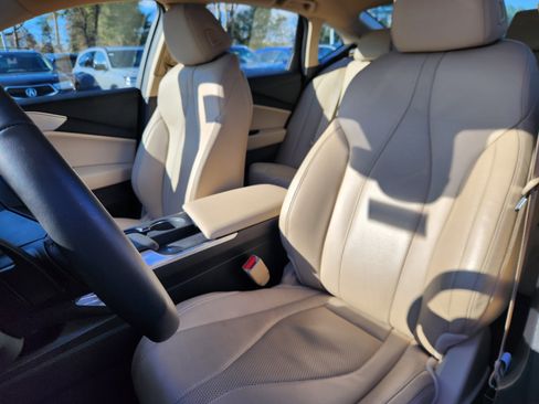 Certified 2025 Acura TLX w/ Technology Package image 7