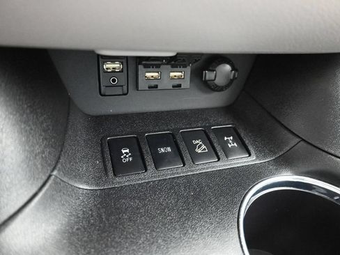 Used 2019 Toyota Highlander XLE AWD/4WD image 20