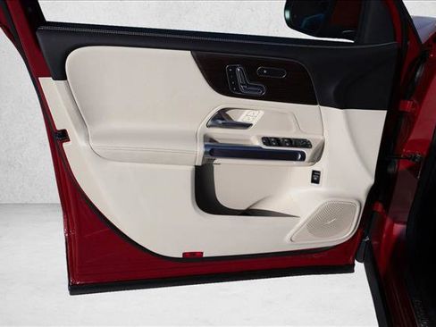 Certified 2026 Mercedes-Benz GLB 250 4MATIC image 12