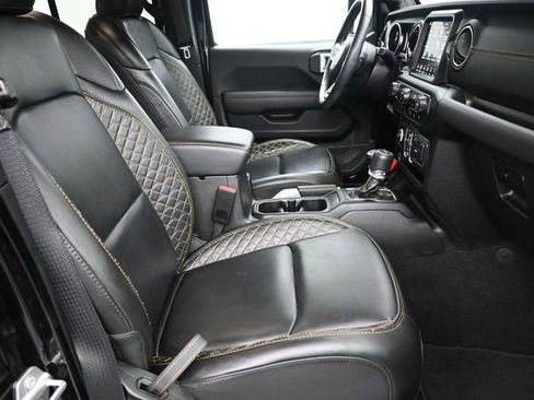 Used 2022 Jeep Gladiator Overland AWD/4WD image 12