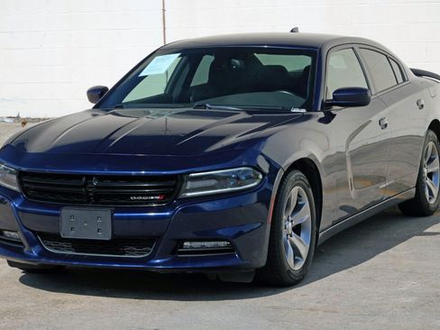 Used 2015 Dodge Charger SXT RWD image 46