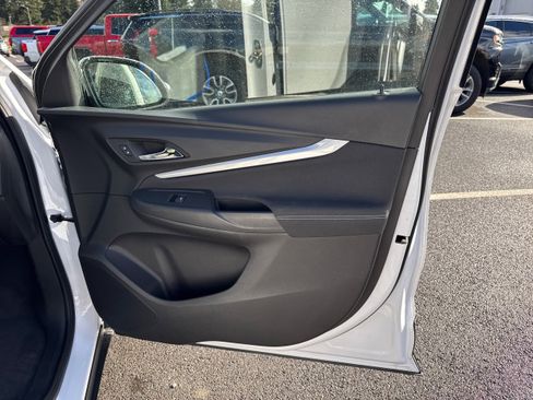Used 2022 Chevrolet Bolt EUV LT w/ Comfort Package image 25