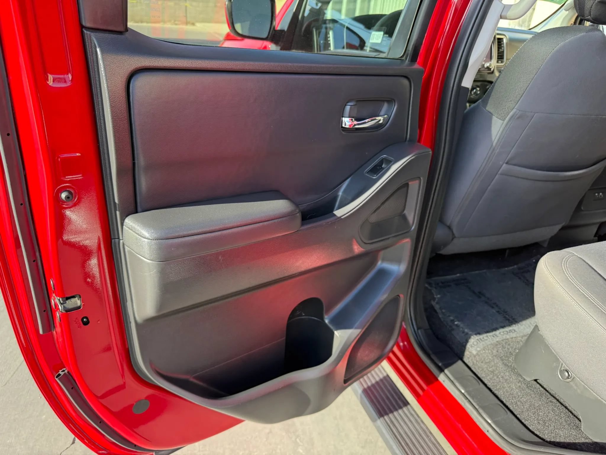 Used 2022 Nissan Frontier SV RWD image 8