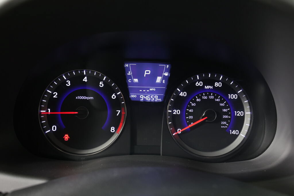 Used 2012 Hyundai Accent SE FWD image 29