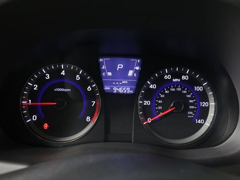 Used 2012 Hyundai Accent SE FWD image 29