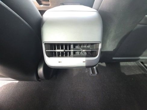 Used 2023 Tesla Model 3 Standard Range image 23