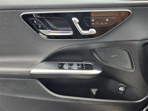 Used 2025 Mercedes-Benz C 300 Sedan image 29