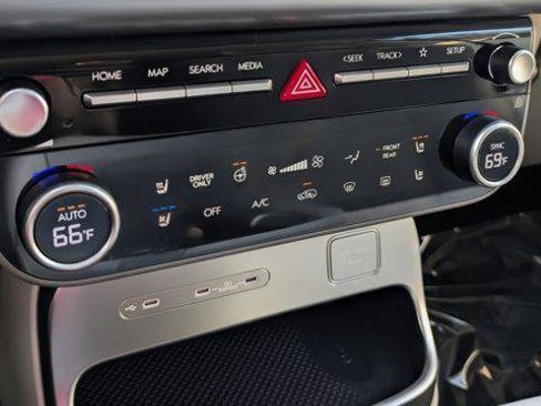 New 2026 Hyundai Ioniq 9 SEL image 16