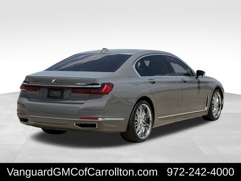 Used 2022 BMW 750i xDrive AWD/4WD image 9