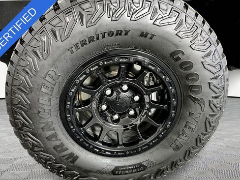 Used 2024 GMC Canyon AT4X w/ AT4X AEV Edition AWD/4WD image 32