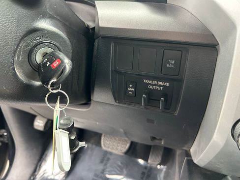 Used 2020 Toyota Tundra SR5 image 17