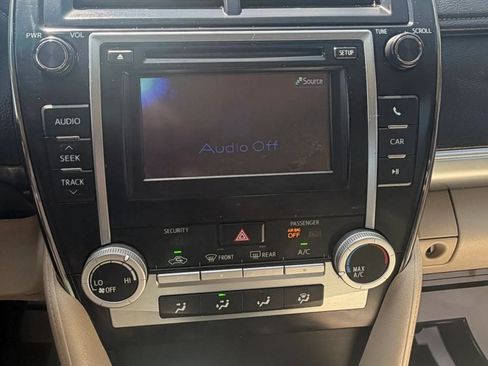 Used 2013 Toyota Camry LE FWD image 14