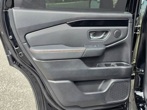 Certified 2025 Honda Pilot TrailSport image 23