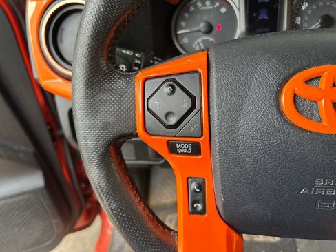 Used 2017 Toyota Tacoma SR5 w/ Tow Package RWD image 22