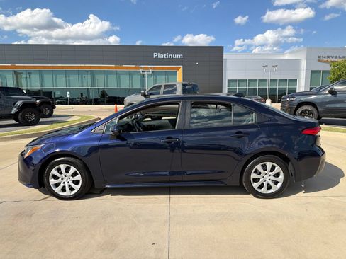 Used 2024 Toyota Corolla LE FWD image 2