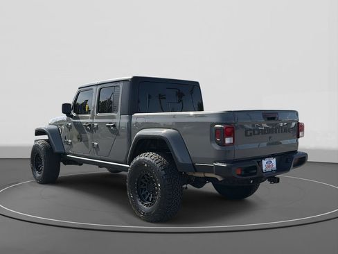 Used 2023 Jeep Gladiator Willys image 6