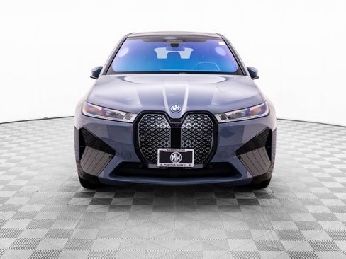 Used 2024 BMW iX xDrive50 w/ Premium Package AWD/4WD image 9