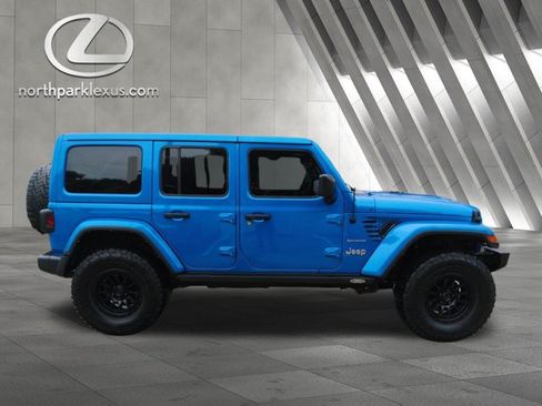 Used 2023 Jeep Wrangler Unlimited Sahara w/ Cold Weather Group AWD/4WD image 1