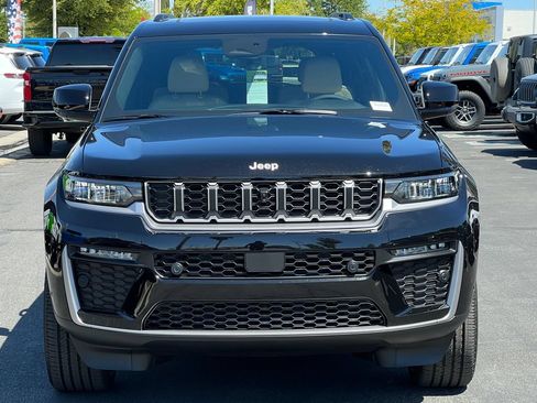 New 2026 Jeep Grand Cherokee L Limited w/ Luxury Tech Group II AWD/4WD image 11