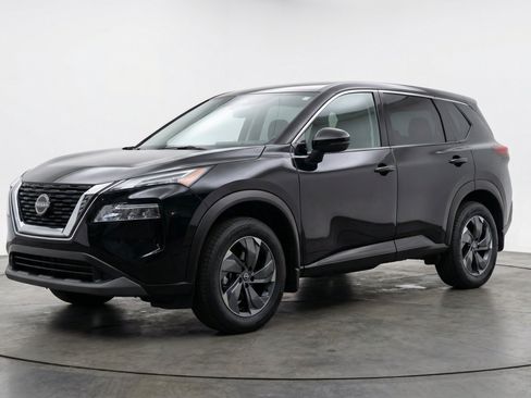 Used 2025 Nissan Rogue SV AWD/4WD image 3