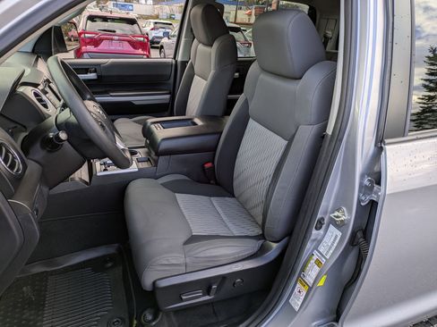 Used 2017 Toyota Tundra SR5 image 7