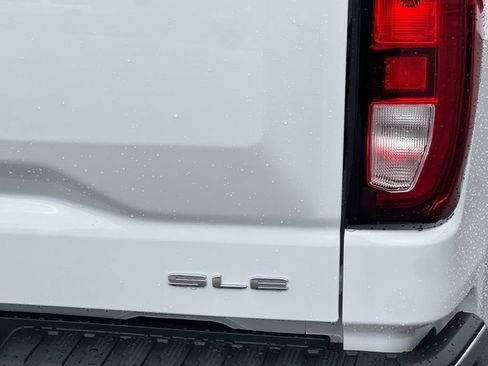 New 2026 GMC Sierra 1500 SLE w/ X31 Off-Road Package AWD/4WD image 21