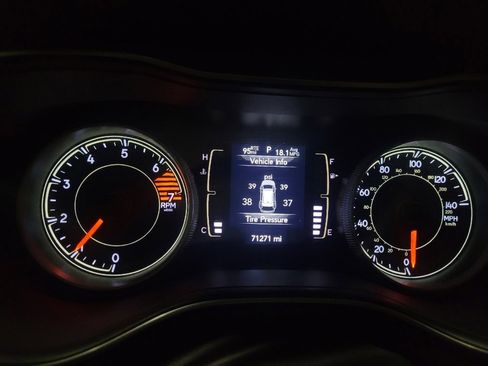 Used 2019 Jeep Cherokee Latitude Plus w/ Cold Weather Group image 23