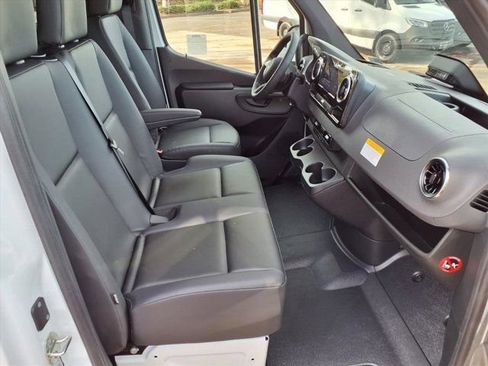 New 2026 Mercedes-Benz Sprinter 2500 image 17