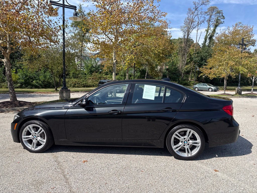 Used 2017 BMW 330i xDrive Sedan AWD/4WD image 6